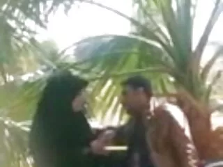 সিএফএনএম, দ্বৈত মেয়ে xxxx বাংলা video ও এক পুরুষ